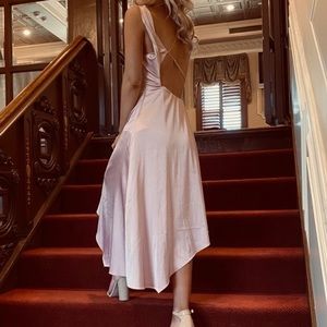 Lulu’s light pink open back satin midi dress size small